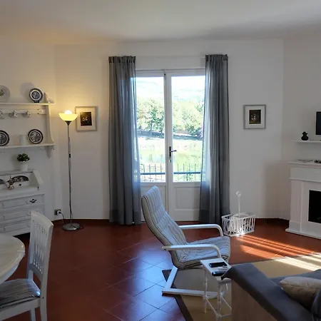 A Casa Di Leda Sul Laghetto Verde 롯지 *